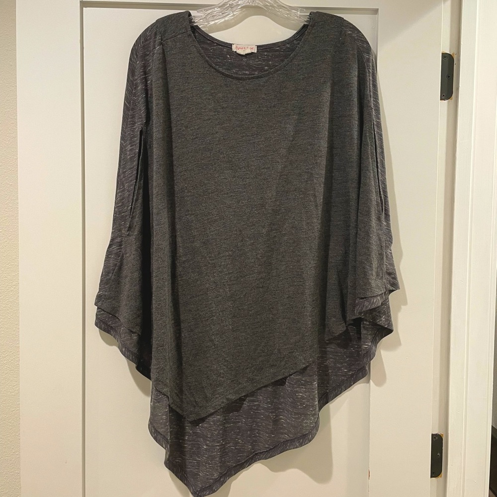 Ingrid & Isabel OS Maternity Nursing Poncho Top